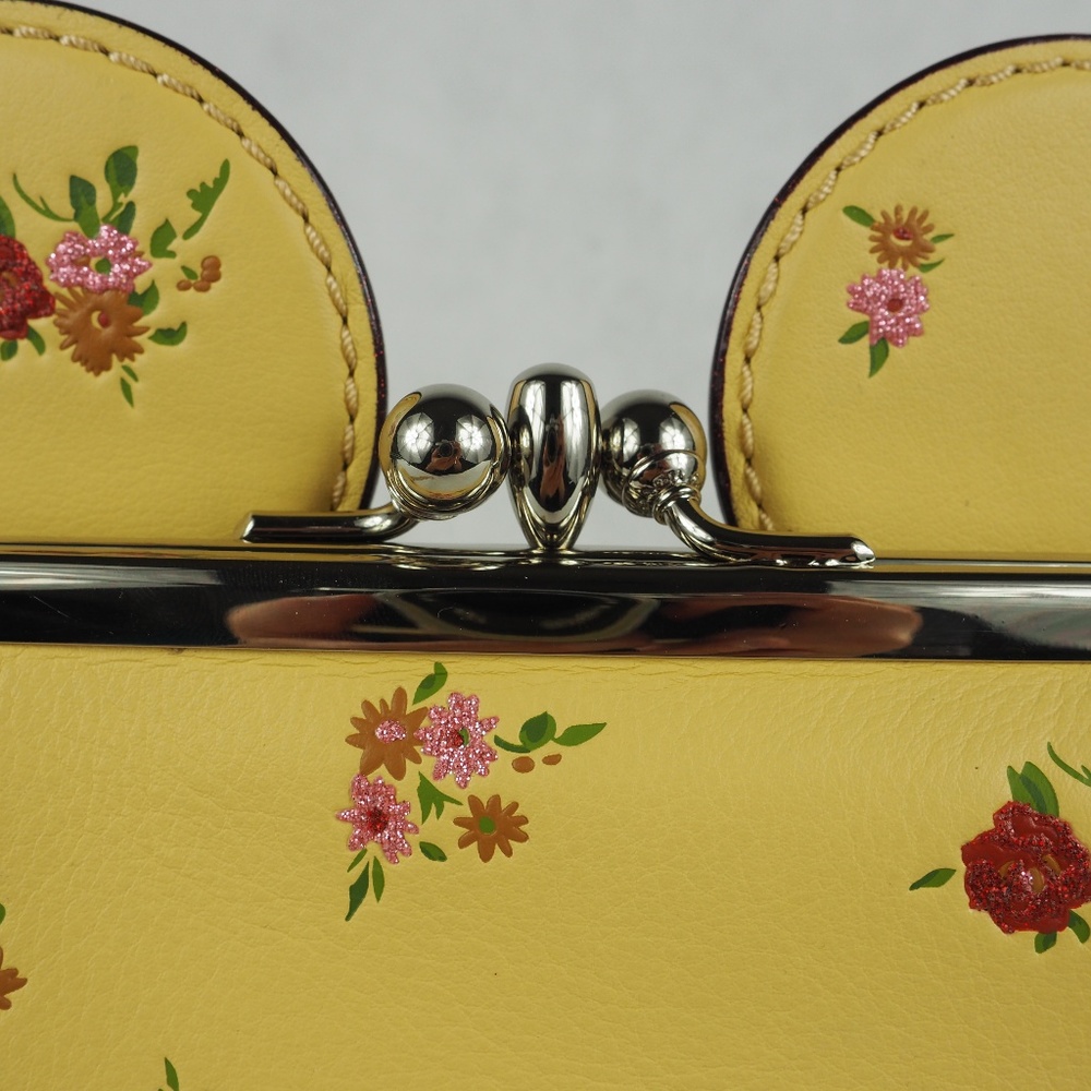 Disney Coach Wristlet Minnie Mouse Ears Vanilla - Picture 3 of 8